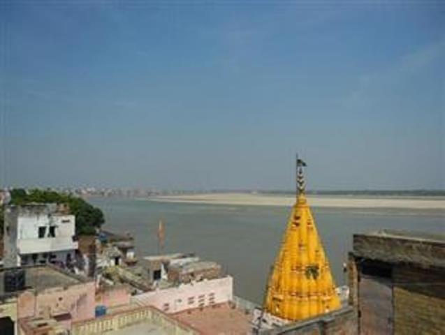 P G On Ganges Варанаси Екстериор снимка